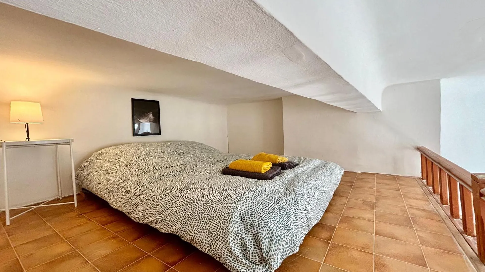 Charmant T1 Mezzanine Provencal location